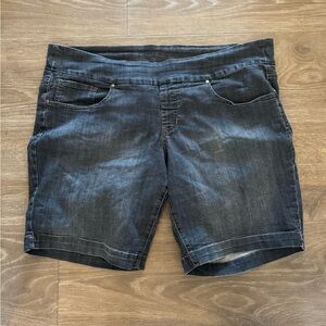 Women’s Jag Jeans pull on Denim Shorts